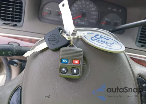 2000 Mercury Grand Marquis Gs z USA, uszkodzony, nr VIN 2MEFM74W2YX743938